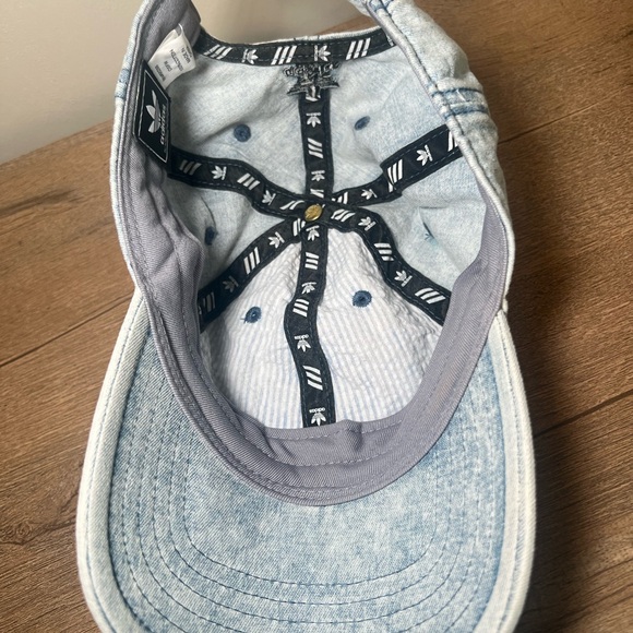 Adidas Light Blue Cap - Picture 3 of 3